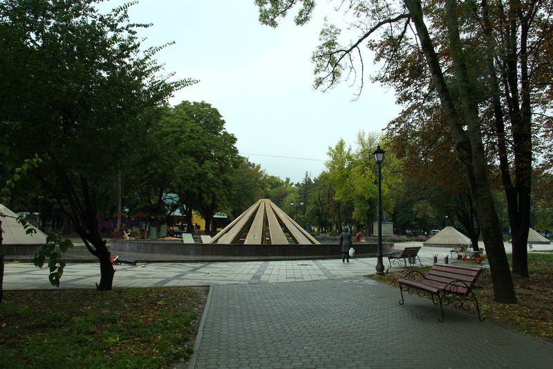 В Симферополе консервируют фонтаны на зиму