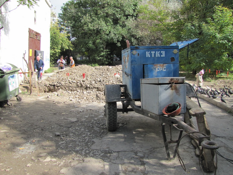 В Симферополе ремонтируют теплотрассу