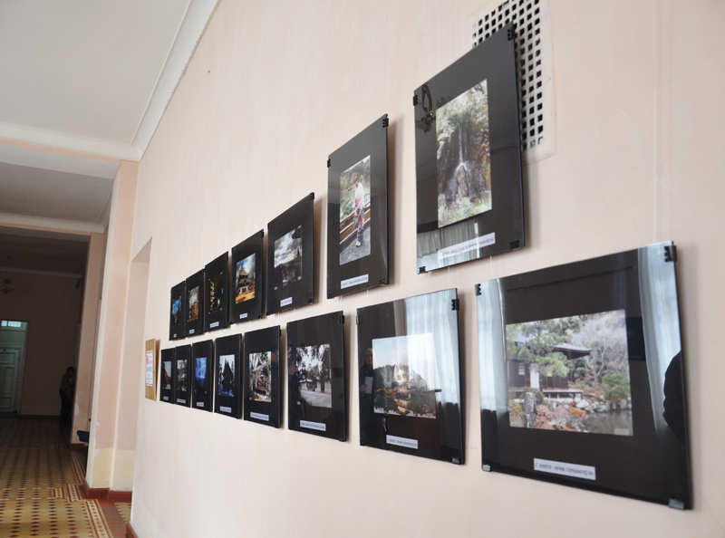 В Симферополе представили выставку «Январь в Японии»