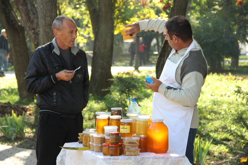 В Симферополе прошел праздник  меда