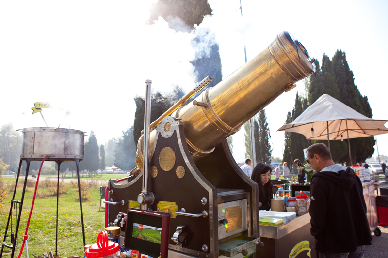 В Севастополе народными гуляниями отметили три праздника
