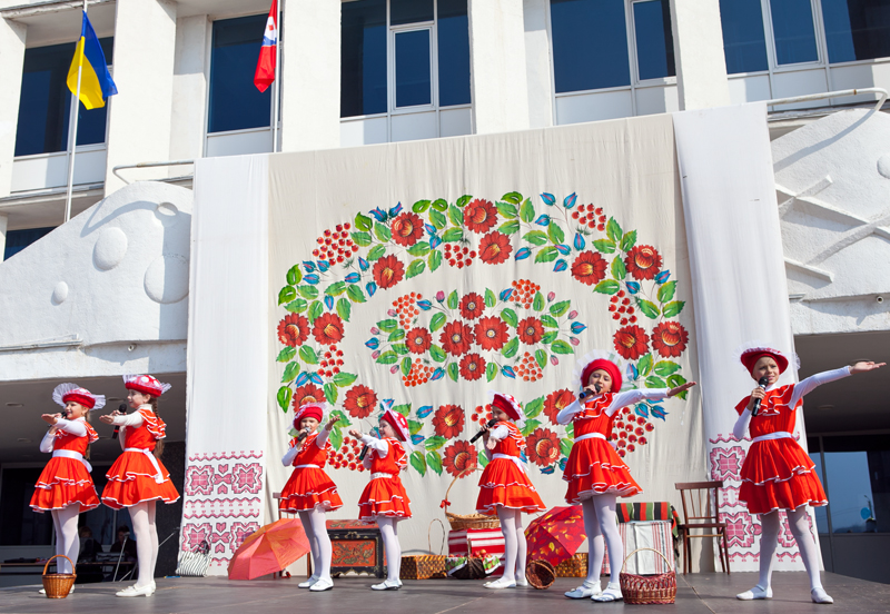 В Севастополе народными гуляниями отметили три праздника