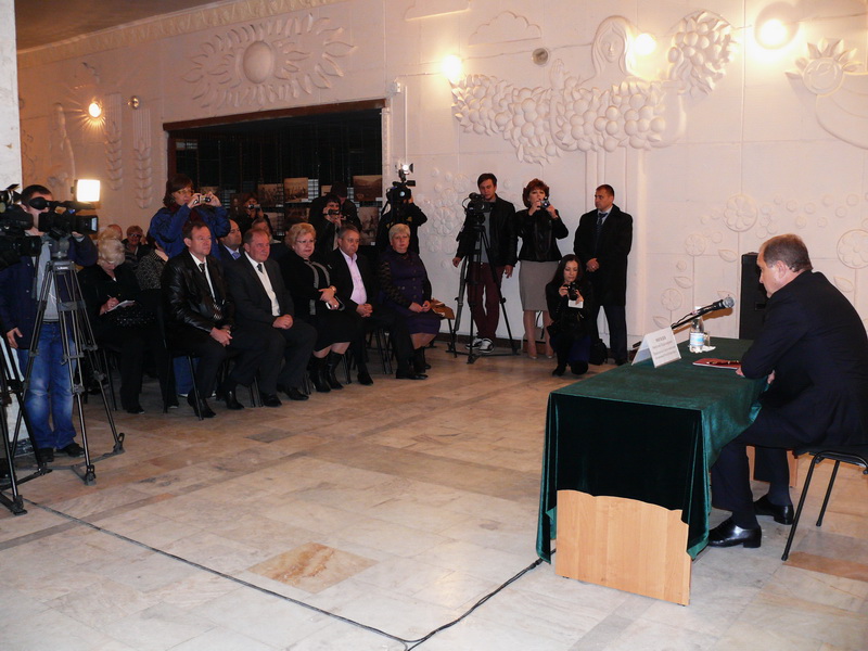 Могилев обещает «воевать» до последнего за пайщиков Бахчисарайского района