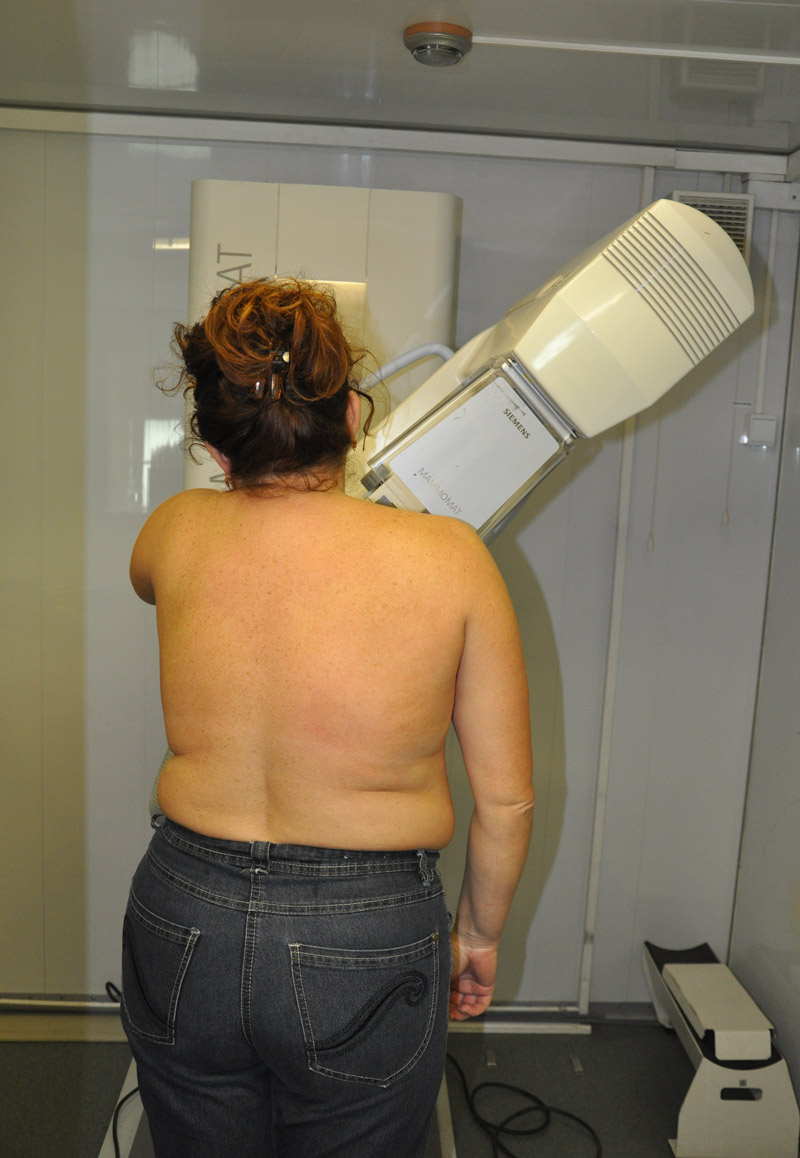 В центре Симферополе прошла акция «Сохраним женскую грудь»