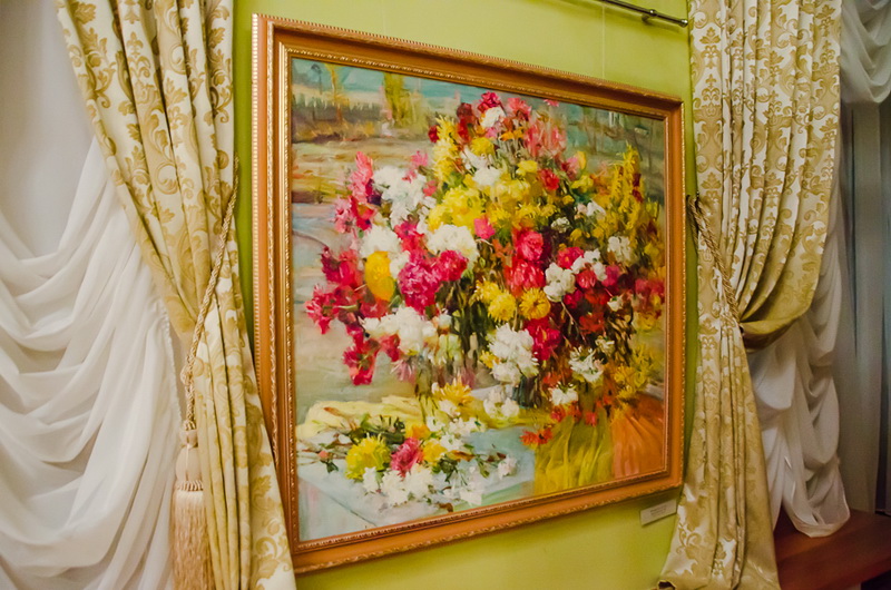 В севастопольском театре проходит семейная выставка