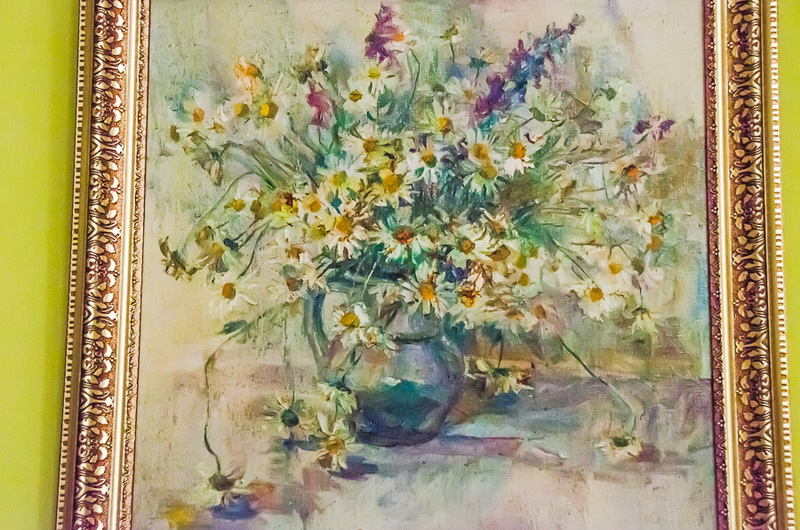 В севастопольском театре проходит семейная выставка