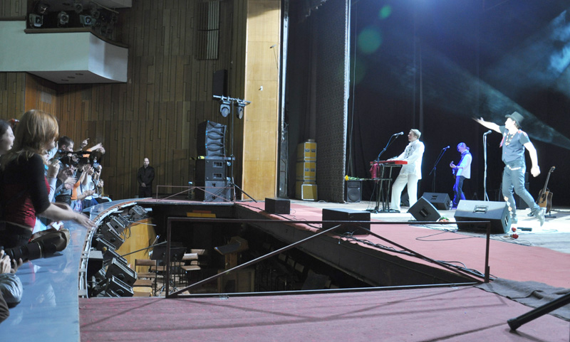 Группа «Ундервуд» на концерте в Симферополе признавалась в любви Крыму