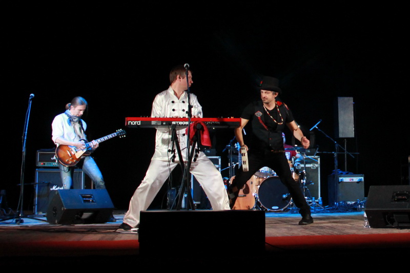 Группа «Ундервуд» на концерте в Симферополе признавалась в любви Крыму