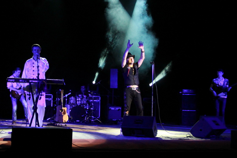 Группа «Ундервуд» на концерте в Симферополе признавалась в любви Крыму