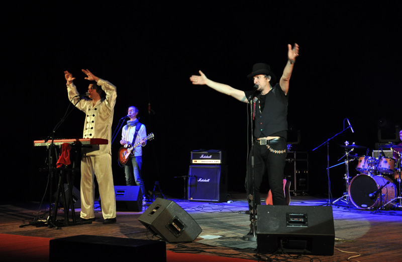 Группа «Ундервуд» на концерте в Симферополе признавалась в любви Крыму