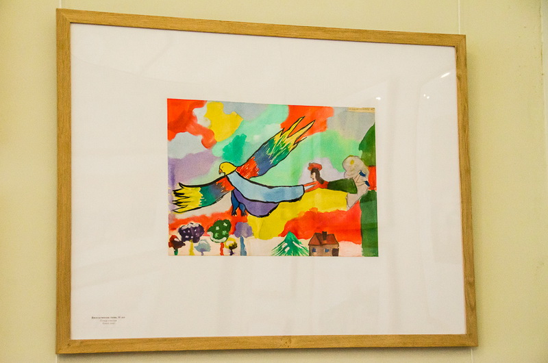 В Севастополе дети представили свои картины