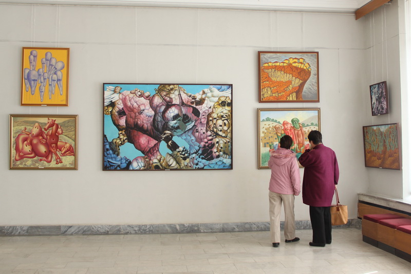 В Симферополе открылась выставка художника-авангардиста