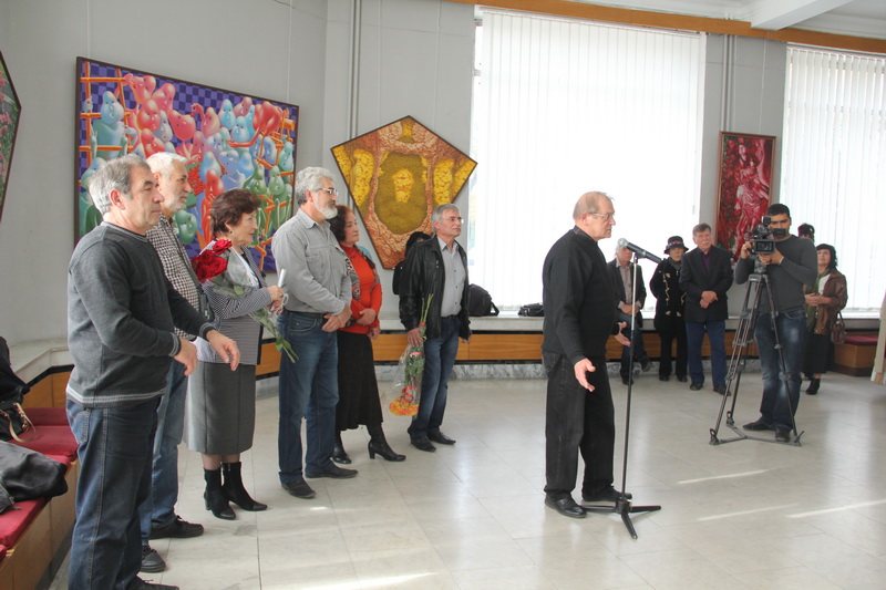 В Симферополе открылась выставка художника-авангардиста