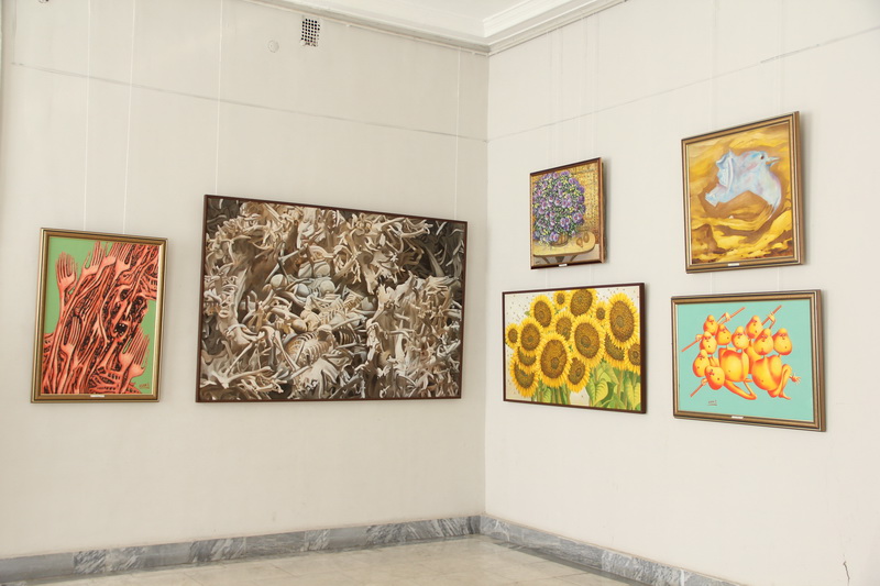 В Симферополе открылась выставка художника-авангардиста