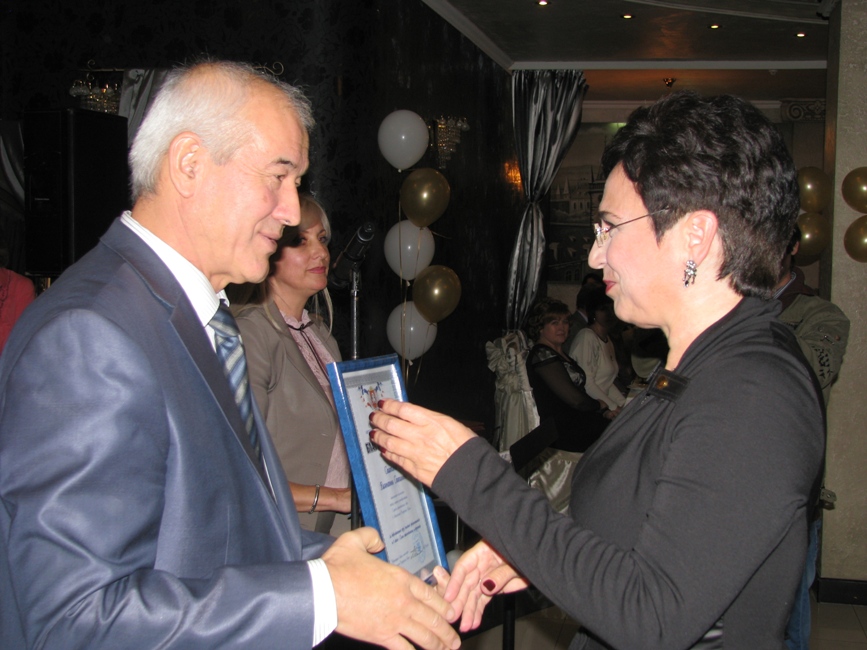 В Симферополе поздравили автомобилистов и работников дорожной службы