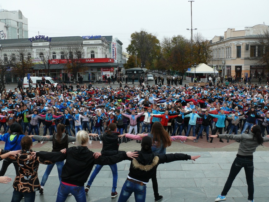 В Симферополе прошел тысячный танцевальный флешмоб