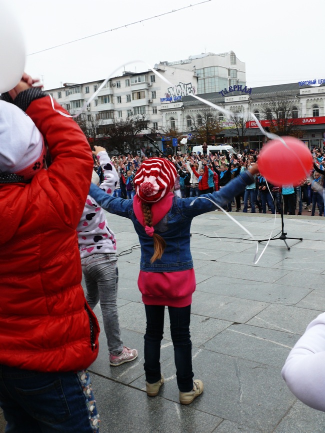 В Симферополе прошел тысячный танцевальный флешмоб