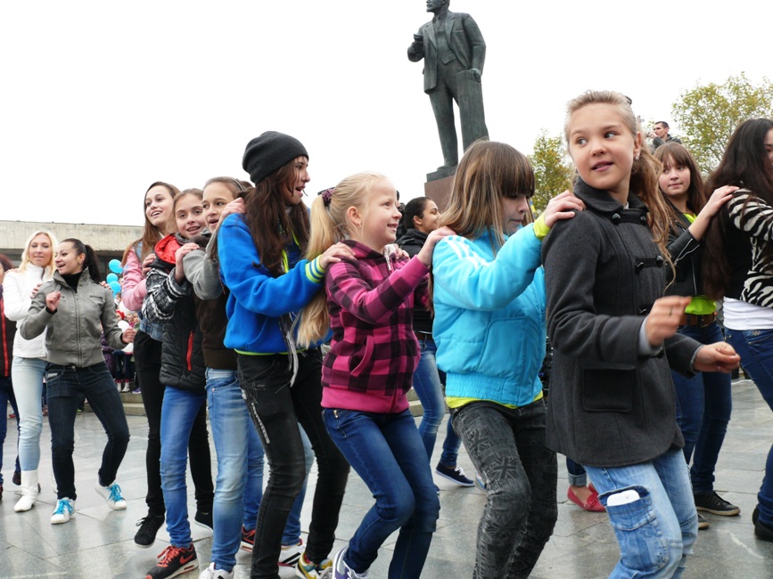 В Симферополе прошел тысячный танцевальный флешмоб