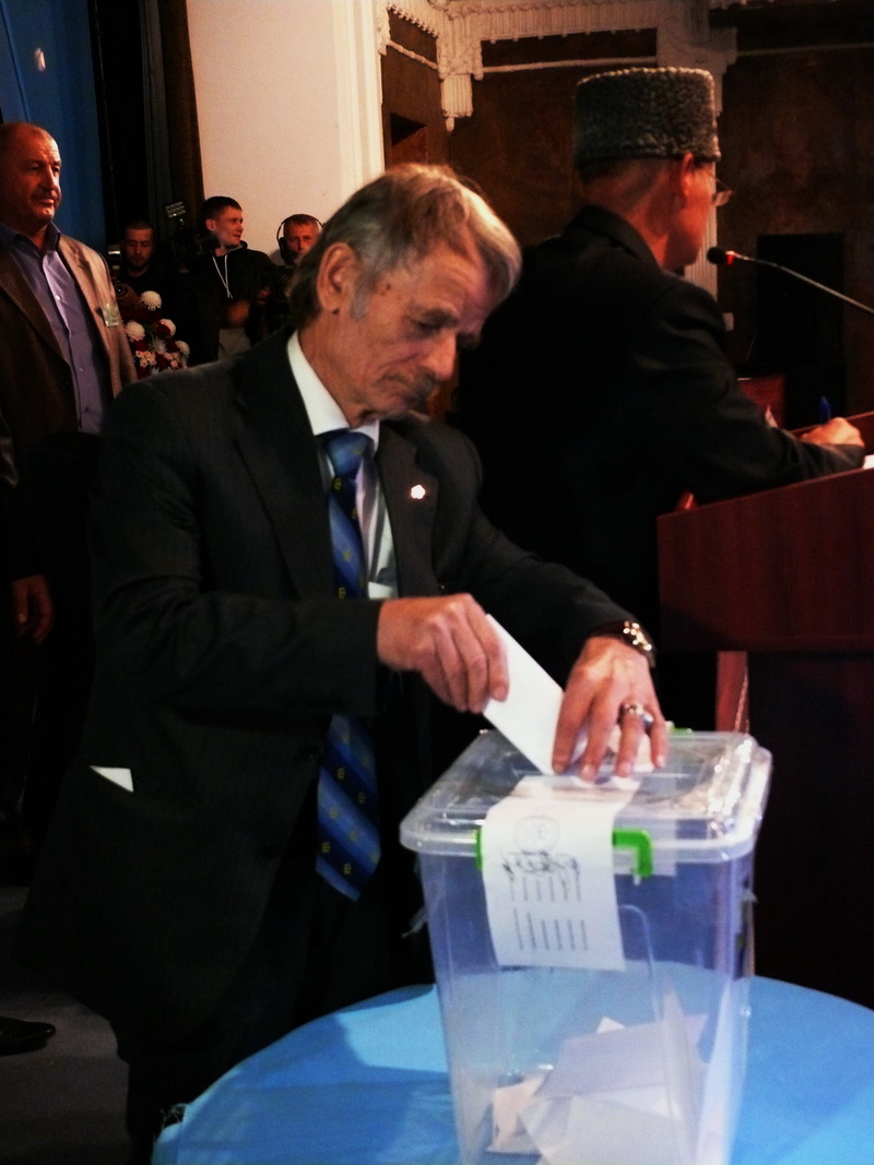 Крымские татары выбрали нового лидера меджлиса