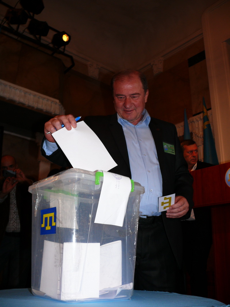 Крымские татары выбрали нового лидера меджлиса