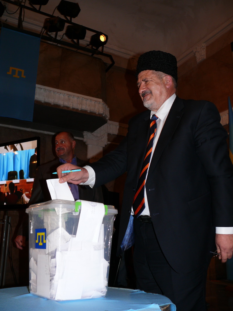 Крымские татары выбрали нового лидера меджлиса