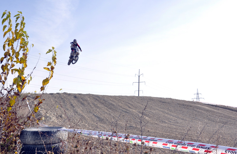 В Симферополе посоревновались гонщики на мотоциклах