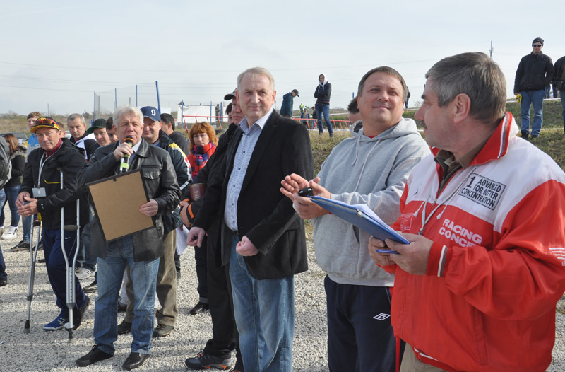 В Симферополе посоревновались гонщики на мотоциклах