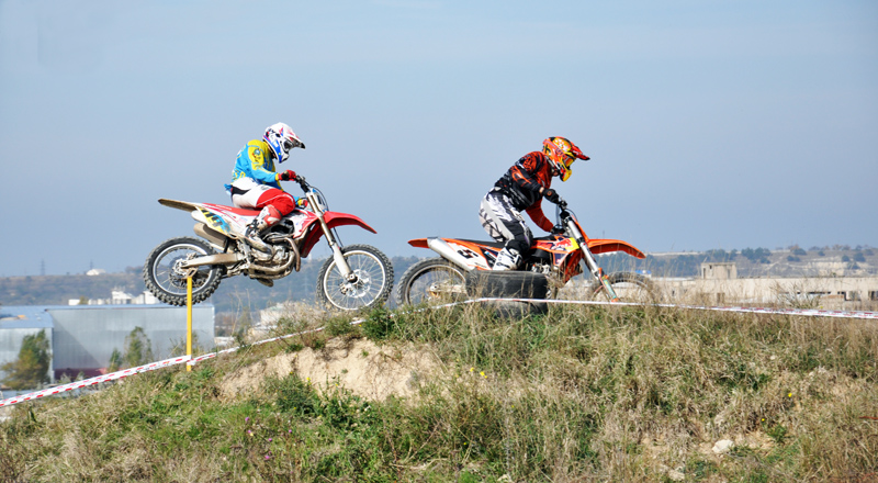 В Симферополе посоревновались гонщики на мотоциклах