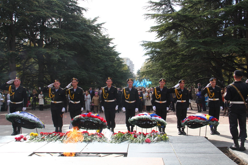 В Симферополе отметили годовщину освобождения Украины от фашистов