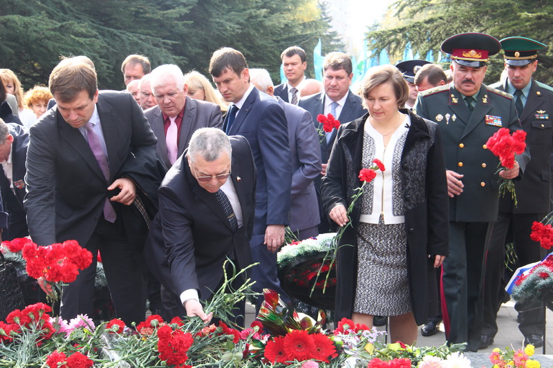 В Симферополе отметили годовщину освобождения Украины от фашистов