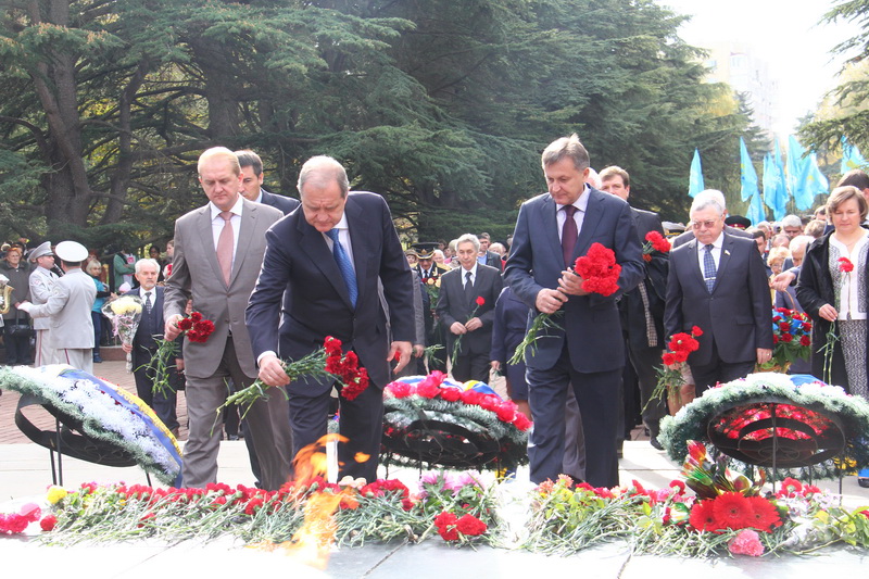 В Симферополе отметили годовщину освобождения Украины от фашистов