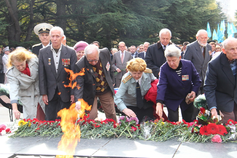 В Симферополе отметили годовщину освобождения Украины от фашистов