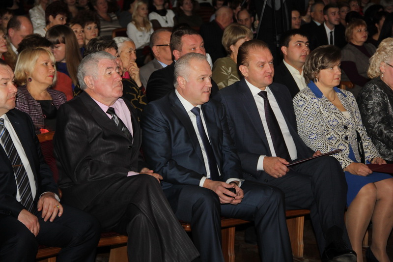 В Симферополе отметили День социального работника