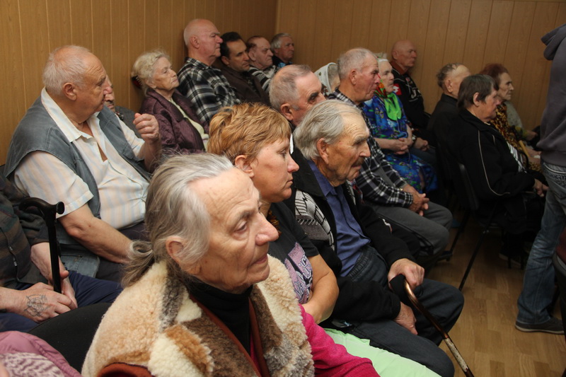 Премьер Крыма поздравил ветеранов войны с годовщиной освобождения Украины