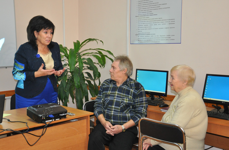 Пожилых людей в Симферополе будут учить компьютерной грамотности