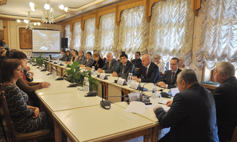 В парламенте Крыма чествовали работников социальной сферы