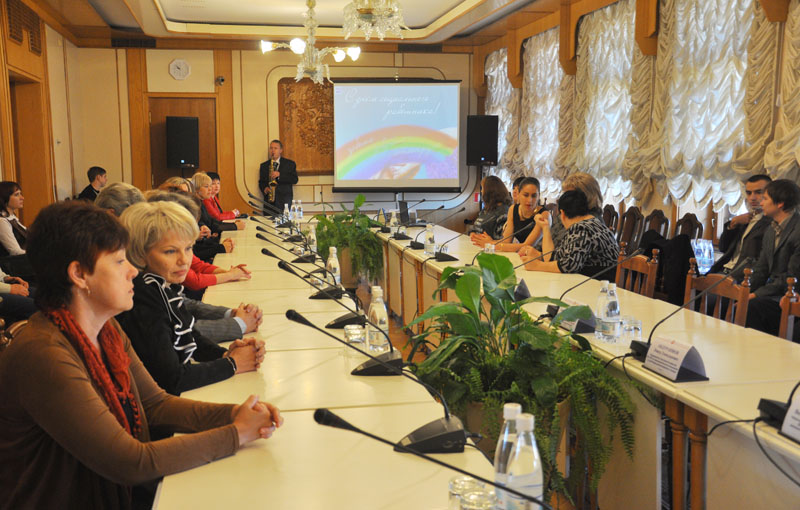 В парламенте Крыма чествовали работников социальной сферы