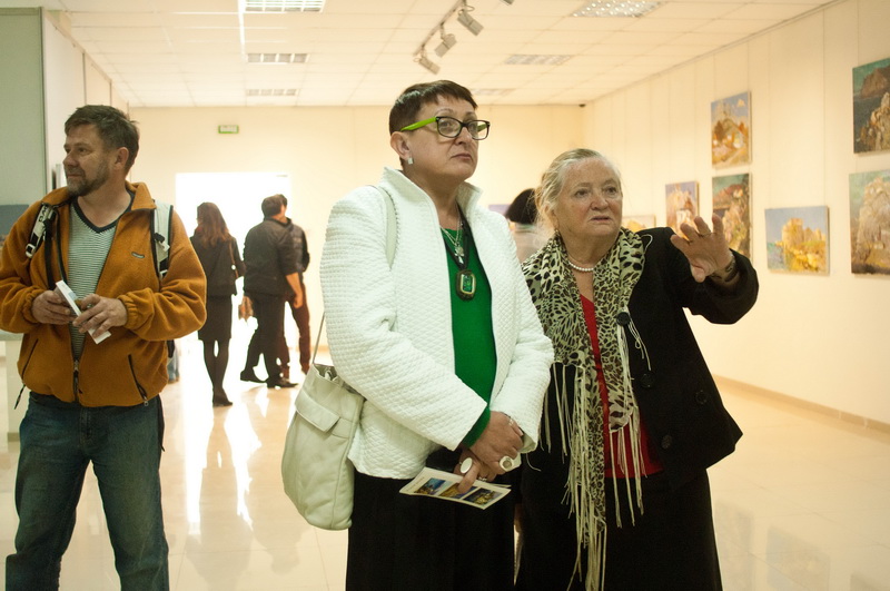 В Севастополе открылась выставка по итогам пленэра «Аквамарин»