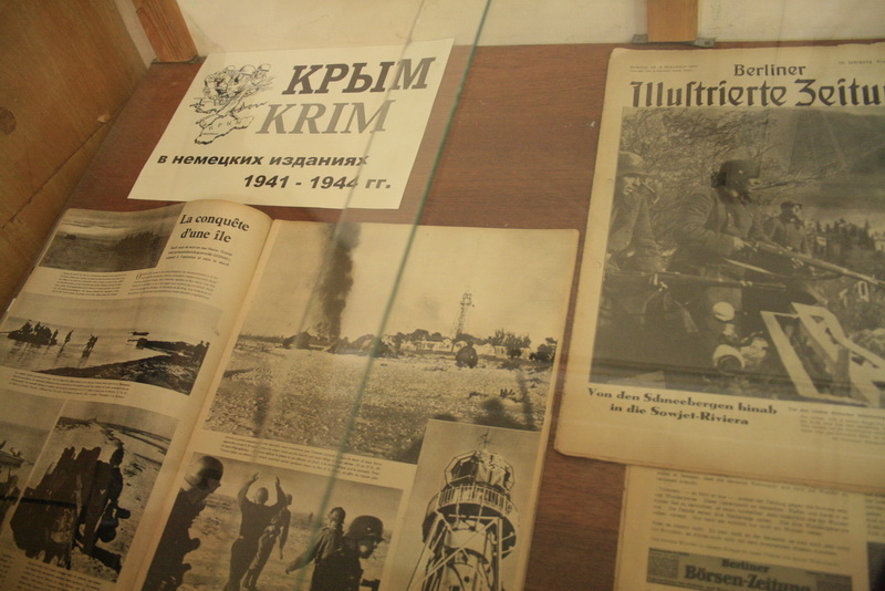 В Симферополе открыли две выставки об Отечественной войне