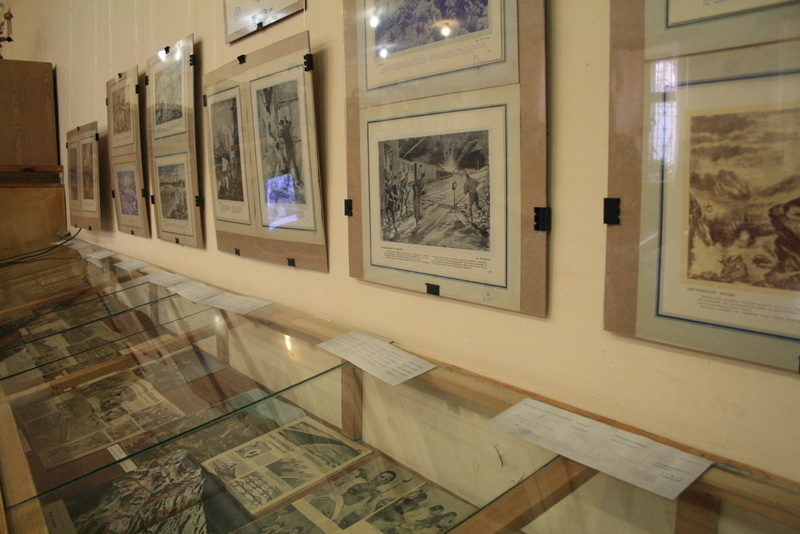 В Симферополе открыли две выставки об Отечественной войне