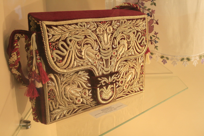 В Симферополе открылась выставка элементов крымскотатарской культуры