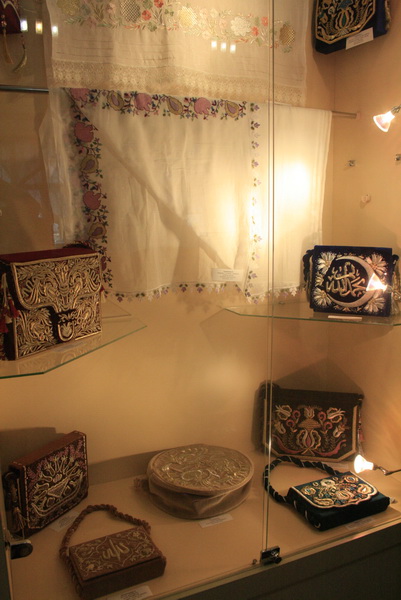 В Симферополе открылась выставка элементов крымскотатарской культуры