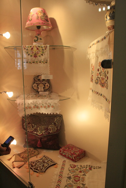 В Симферополе открылась выставка элементов крымскотатарской культуры