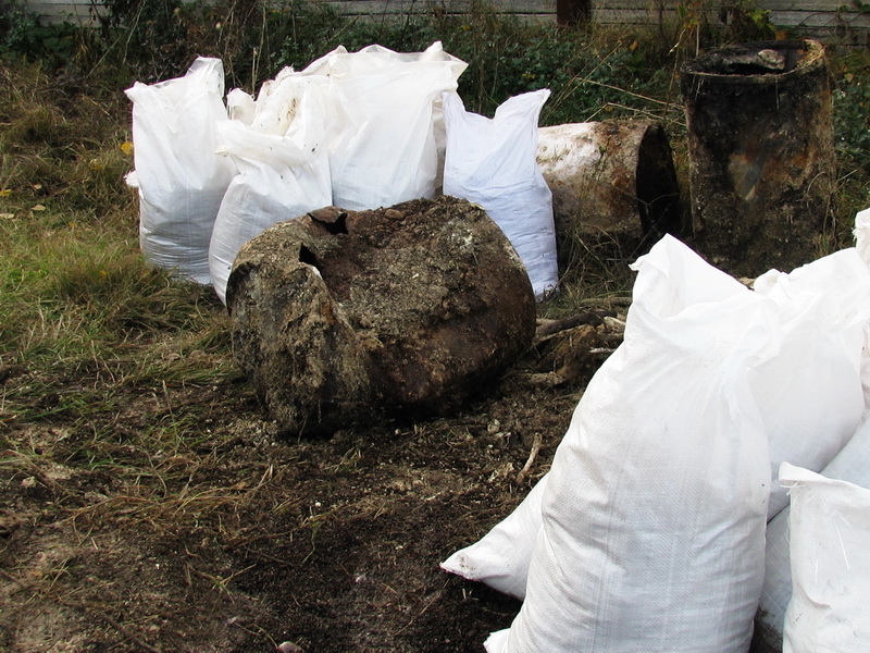 Под Судаком из земли достали бочки с ядохимикатами