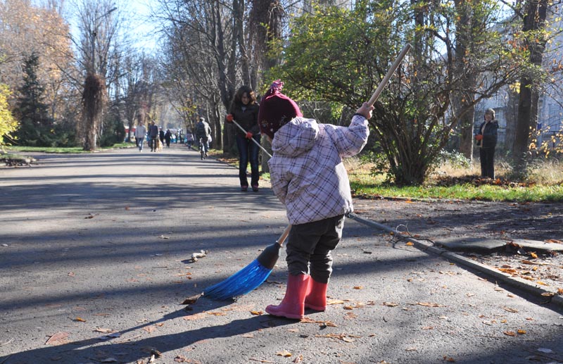 Симферопольцы вышли на субботник