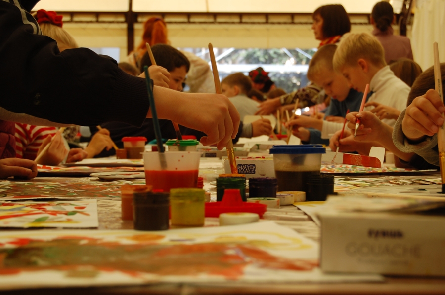 На книжном форуме в Алуште провели мастер-классы для детей