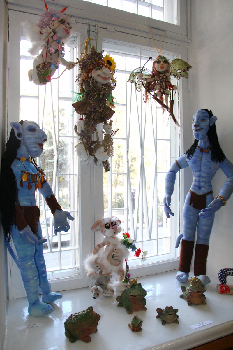 В Симферополе открылась биеннале самодеятельных художников