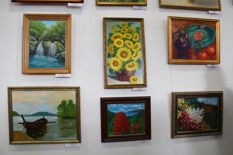 В Симферополе открылась биеннале самодеятельных художников