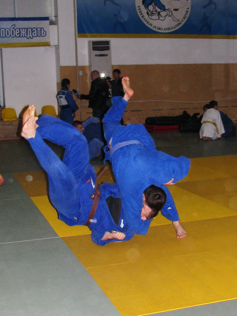 Спикер Крыма побывал на тренировке у дзюдоистов