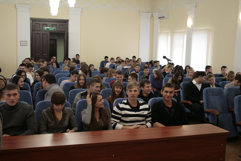 Крымский спикер в Симферополе ответил на вопросы студентов-юристов